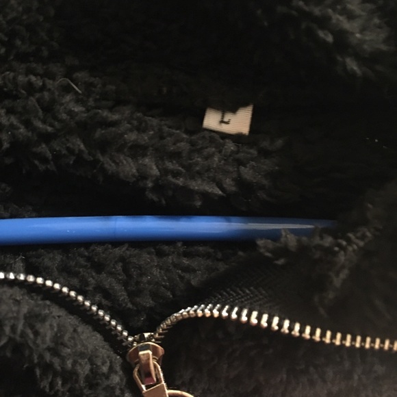 black red and white chevron 1/4 zip sweatshirt - Picture 2 of 3